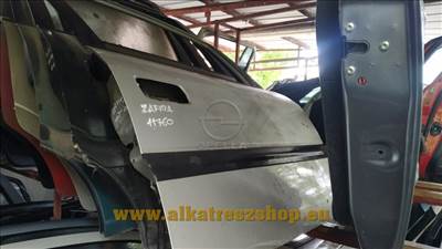 Opel Zafira A jobb első ajtó világos