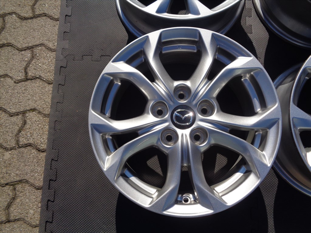 Mazda CX-3 gyári alufelni 16-os teljesen újszerű állapotban eladó.  3. kép