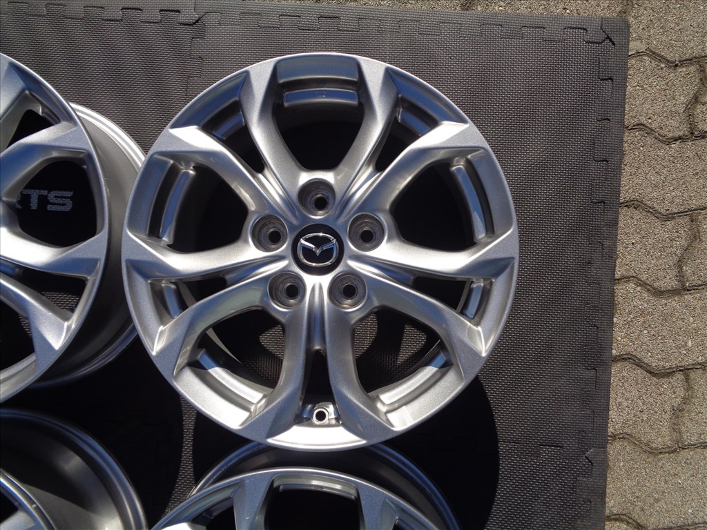 Mazda CX-3 gyári alufelni 16-os teljesen újszerű állapotban eladó.  4. kép