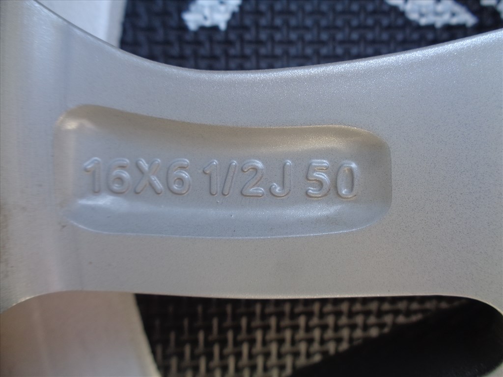 Mazda CX-3 gyári alufelni 16-os teljesen újszerű állapotban eladó.  8. kép