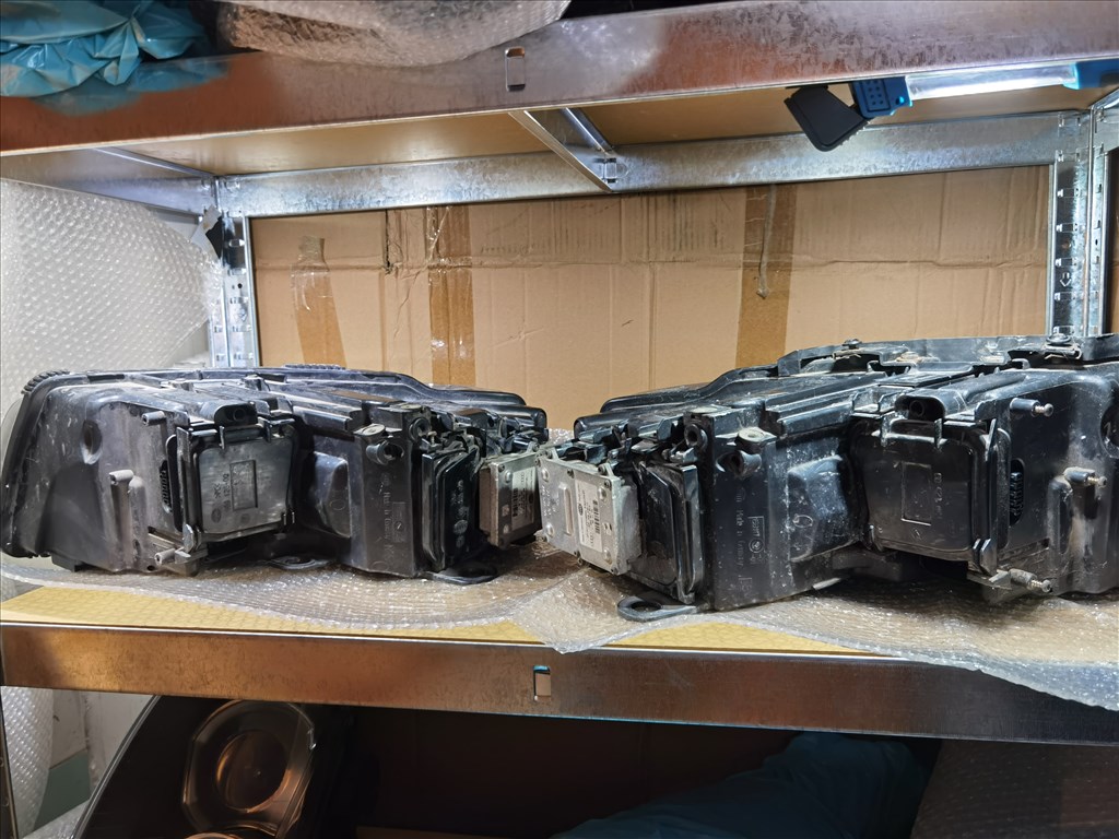 Audi A8 (D3 - 4E) D3 - 4E A8 D3 kis maszkos xenon kanyarkövető fény 2. kép