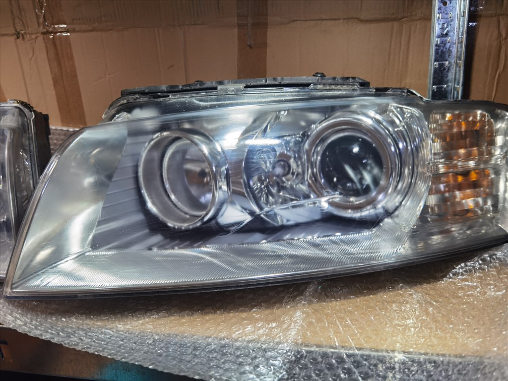 Audi A8 (D3 - 4E) D3 - 4E A8 D3 kis maszkos xenon kanyarkövető fény 3. kép