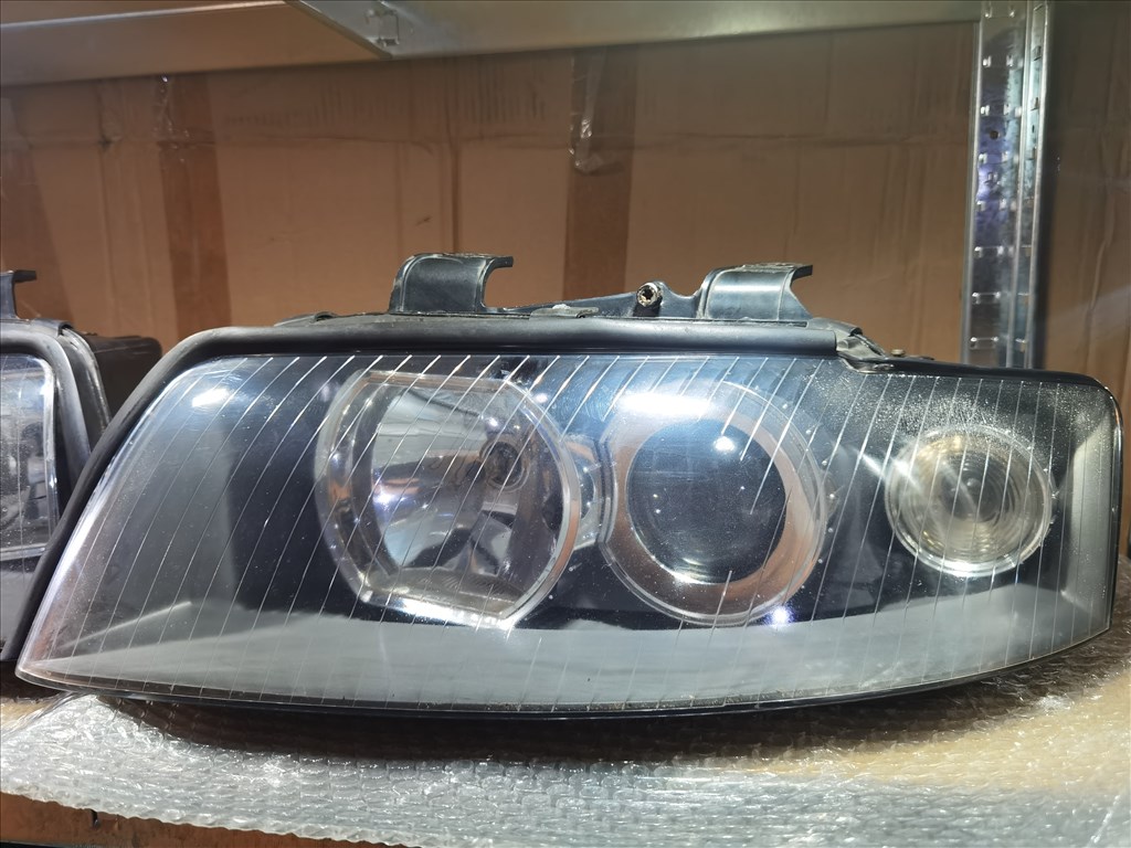 Audi A4 (B6/B7) B6/B7 A4 b7 xenon fényszóró lámpa  8e0941003p 8e0941004p 2. kép