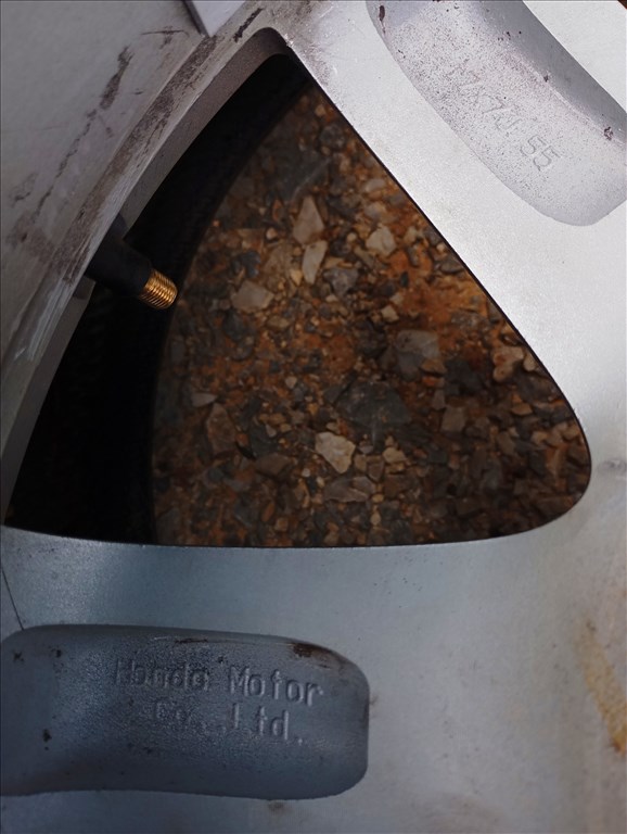  4 db gyári Honda alufelni 5x114,3 7x17 ET55 kf: 64,1 mm 6. kép