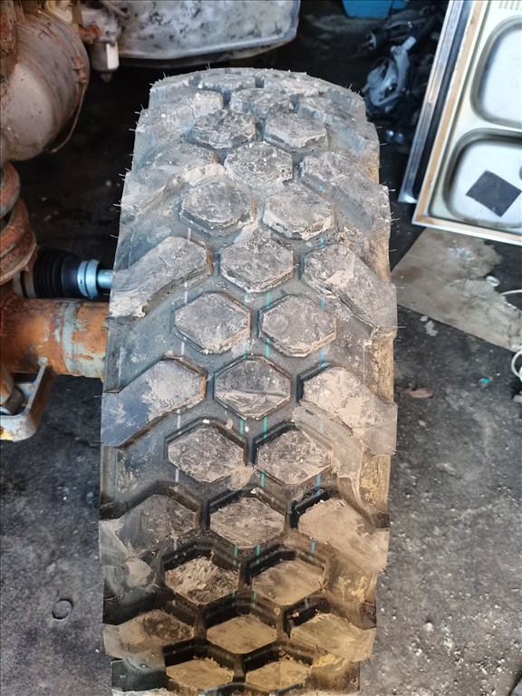 R0302 69 4db ÚJ Continental MPT80 12.5 R20 335 80  CSAK GUMI 5. kép