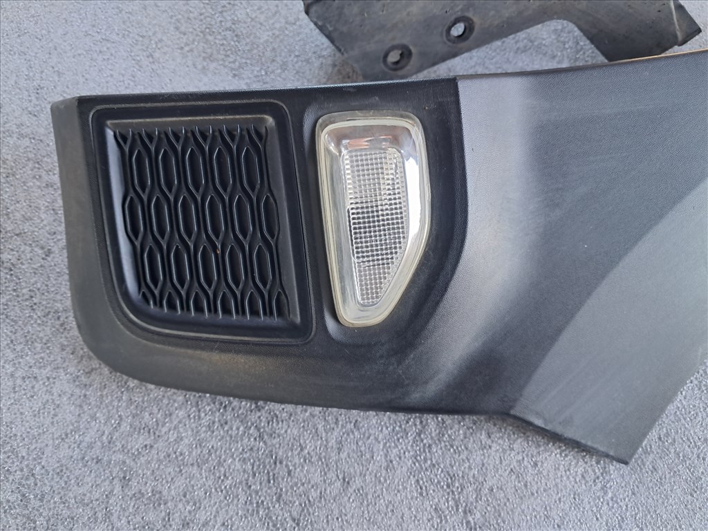 Dacia Duster II Bal első sárvédő díszléc  2. kép