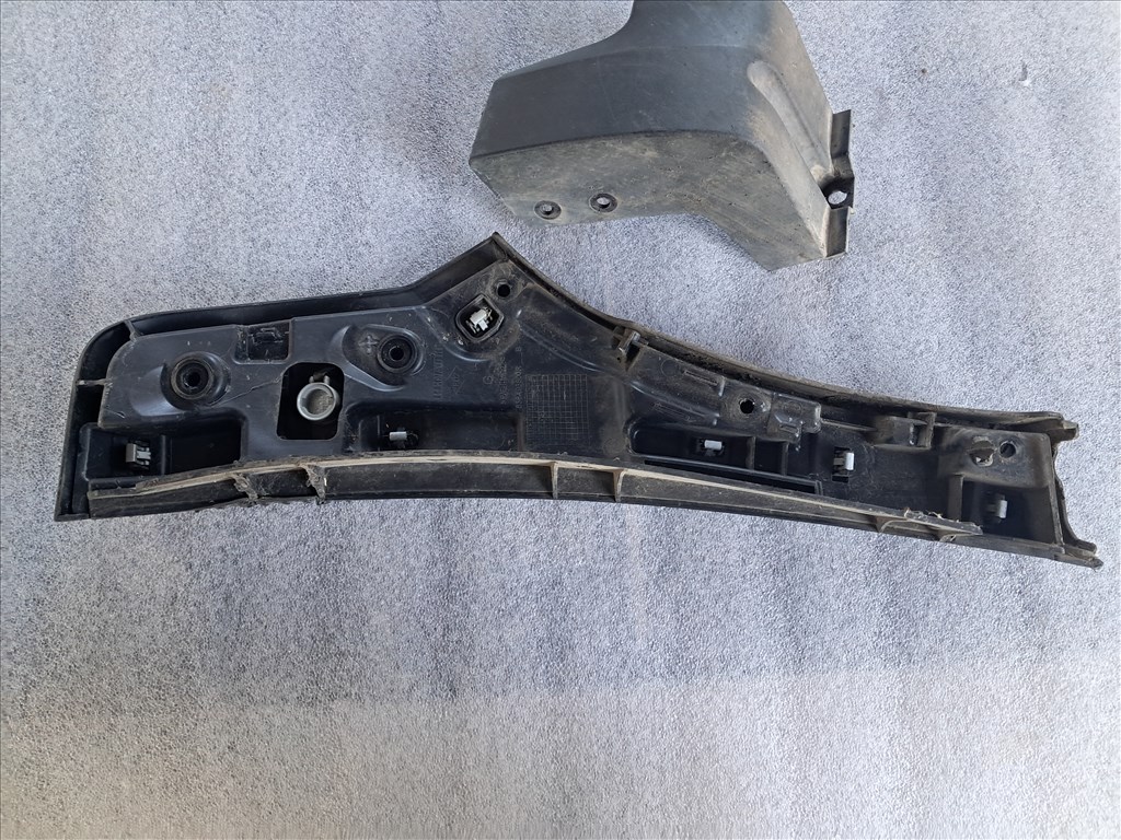 Dacia Duster II Bal első sárvédő díszléc  3. kép