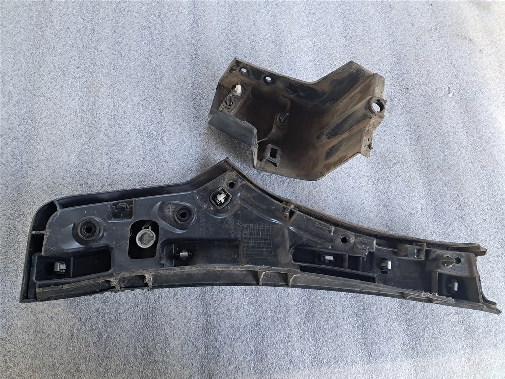 Dacia Duster II Bal első sárvédő díszléc  4. kép