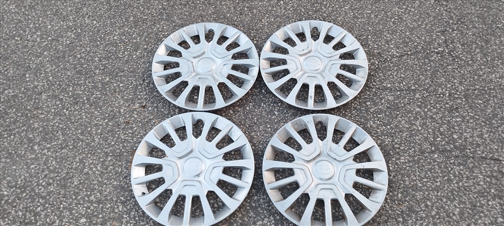 Toyota Proace 16" gyári dísztárcsa szett eladó! 9840190077 1. kép