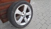  Vw Touran 17" használt alufelni, rajta 225/45 használt nyári gumi 