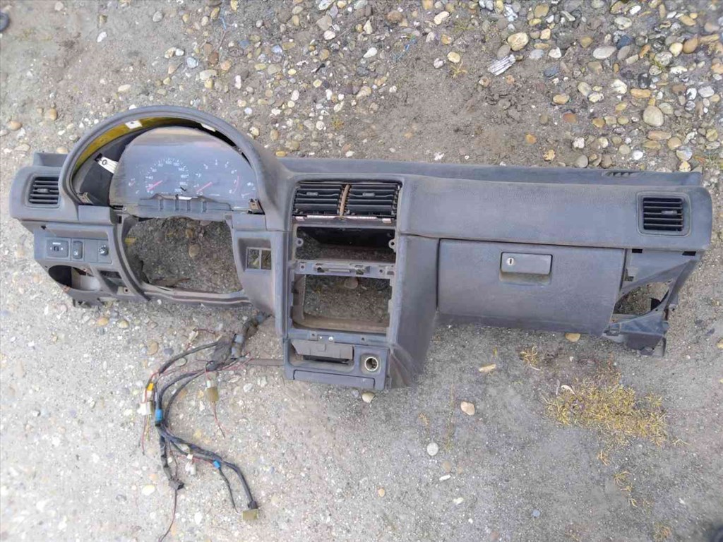 Suzuki Swift II 92-03 Mûszerfal Héj 1. kép