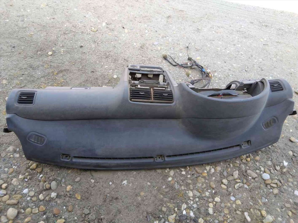 Suzuki Swift II 92-03 Mûszerfal Héj 5. kép