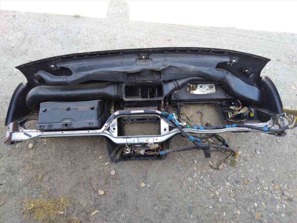 Suzuki Swift II 92-03 Mûszerfal Héj 6. kép