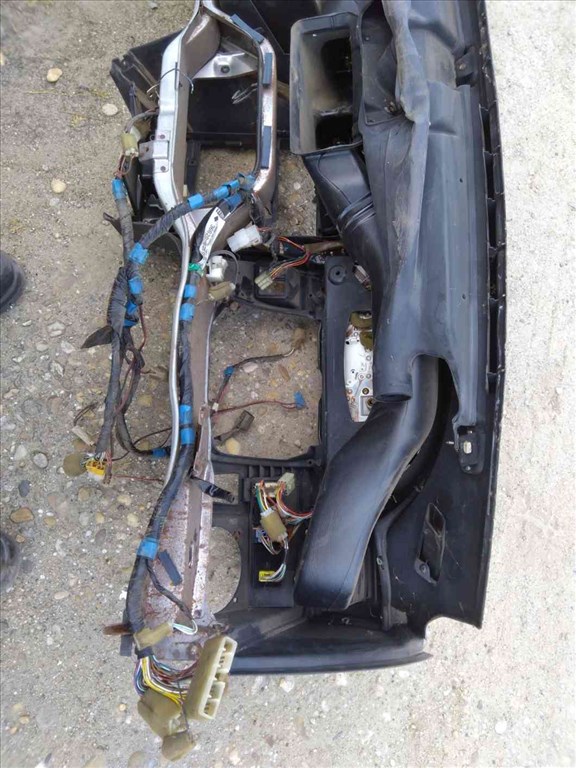 Suzuki Swift II 92-03 Mûszerfal Héj 9. kép