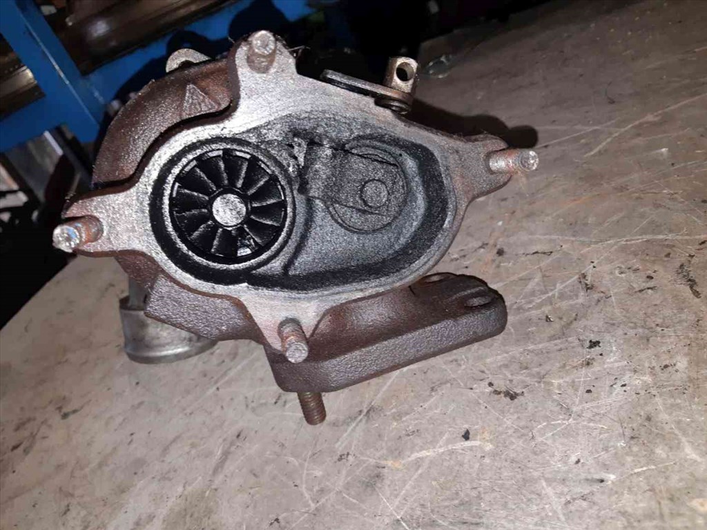 Volkswagen Transporter T4 91-03 Turbó Feltöltõ 074145701C 4. kép