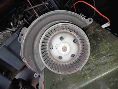 Opel Astra H Fûtőmotor 52407543