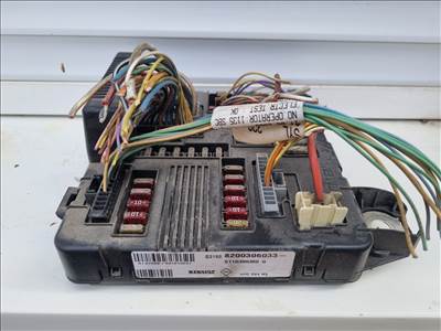 Renault Mégane II külső biztosíték panel