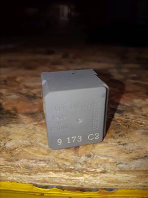 Ford Transit 06-13 Relé 6G9T-14B192-EA