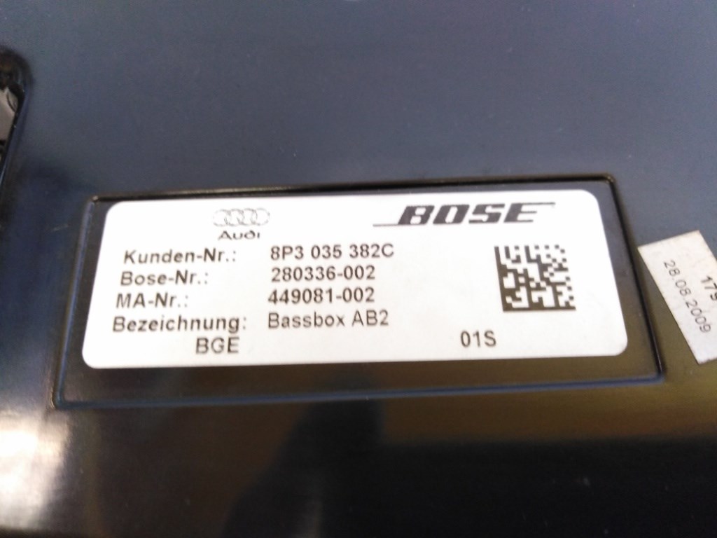 Audi A3 3 ajtós (8P) bal hátsó hangszóró csomagtérbe 8P3035382C 3. kép