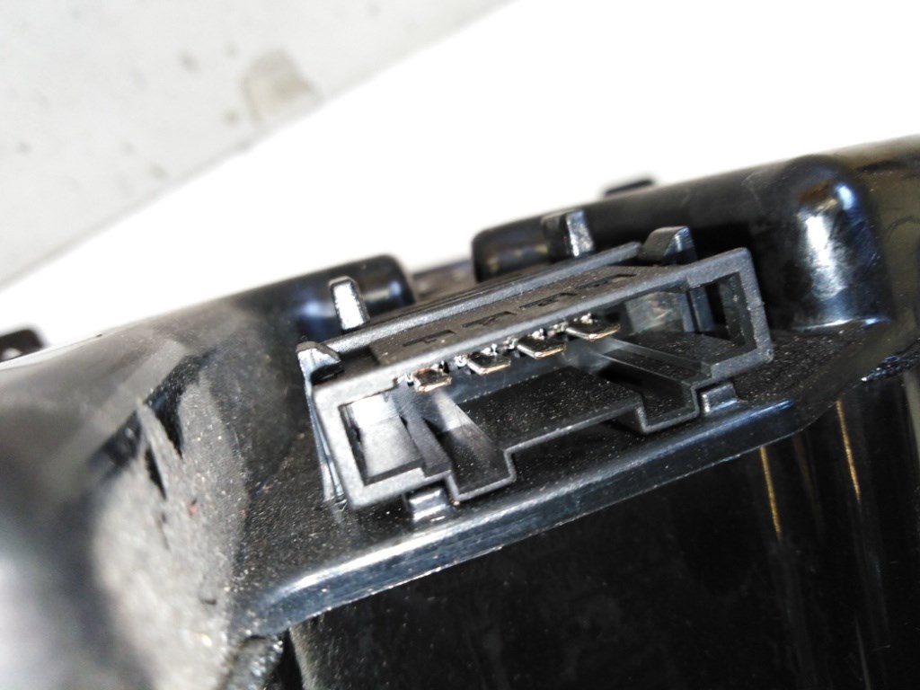 Audi A3 3 ajtós (8P) bal hátsó hangszóró csomagtérbe 8P3035382C 4. kép