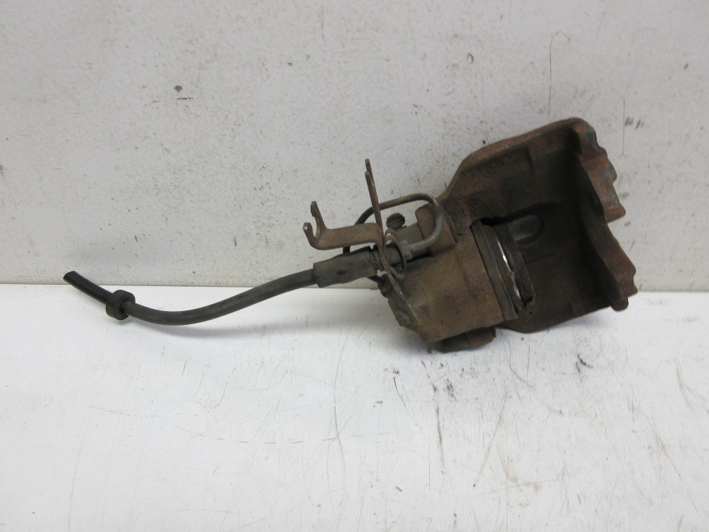 Audi A4 (8E B7) bal elsõ féknyereg 2. kép