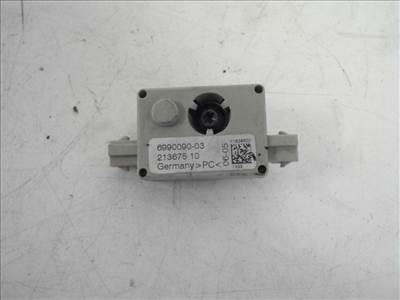 Bmw X3 hátsó antennaerősítő (antenna erősítő) 6990090-03