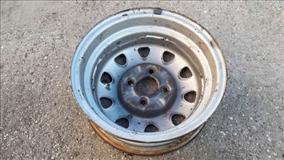 Skoda Felicia <p>Felni méret: 13"</p><p>Felni szélesség: 4.5</p><p>Furatszám: 4</p><p>Osztókör: 100.0</p><p>ET szám: ET38</p><p>Agy Átmérő: 57.1</p><p>Állapot: Normál</p><p>Érdeklődéskor hivatkozzon erre: KIN-57189</p><p>Bármire van szüksége hívjon bizalommal!<br>Kizárólag munkaidőben hétfőtől - péntekig 8-12 13-16 óráig!<br>Alkatrészek széles választékban!<br>Hivatalos Regisztrált Autobontó Kecel!<br>Vásároljon Megbízható Helyről Beszerelési Garanciával Profiktól!</p>