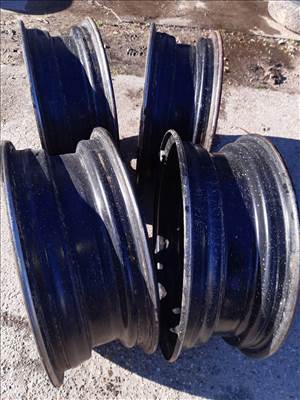 Skoda Fabia <p>Gyáriszám:<br>6Q0 601 027 C</p><p>Felni méret: 14"</p><p>Felni szélesség: 5.0</p><p>Furatszám: 5</p><p>Osztókör: 100.0</p><p>ET szám: ET35</p><p>Agy Átmérő: 57.0</p><p>Állapot: Normál</p><p>Érdeklődéskor hivatkozzon erre: KIN-40088</p><p>Bármire van szüksége hívjon bizalommal!<br>Kizárólag munkaidőben hétfőtől - péntekig 8-12 13-16 óráig!<br>Alkatrészek széles választékban!<br>Hivatalos Regisztrált Autobontó Kecel!<br>Vásároljon Megbízható Helyről Beszerelési Garanciával Profiktól!</p> 25000