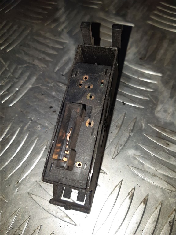 BMW 320D E46 Jobb Elsõ Ablakemelõ Kapcsoló 6 902 176 2. kép