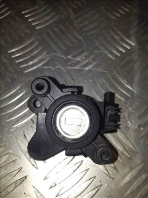 BMW 320D E46 Csomagtérajtó Zárbetét