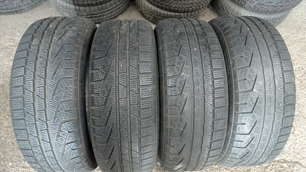  225/5517" használt Pirelli téli gumi gumi 1. kép