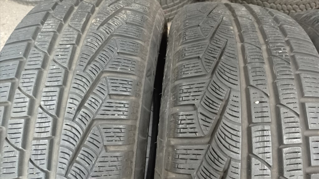  225/5517" használt Pirelli téli gumi gumi 2. kép