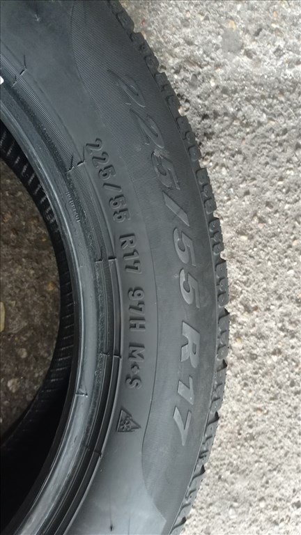  225/5517" használt Pirelli téli gumi gumi 4. kép