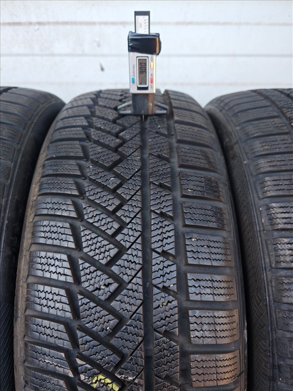  215/5018" újszerű Continental téli gumi gumi 1. kép