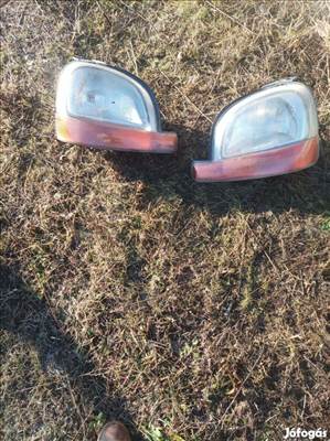 Renault Kangoo első lámpák eladók. 