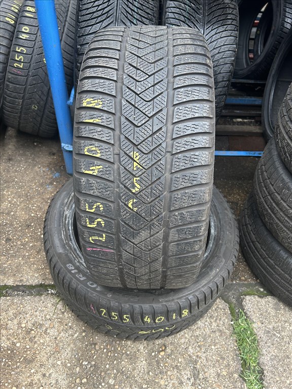 2db 255/40×18″ Pirelli RSC téli gumiabroncs. (3751343) 1. kép