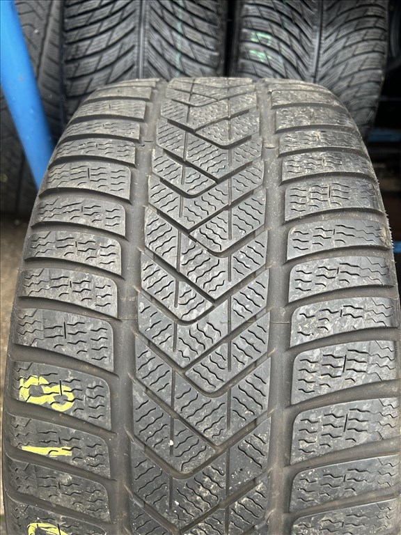 2db 255/40×18″ Pirelli RSC téli gumiabroncs. (3751343) 2. kép