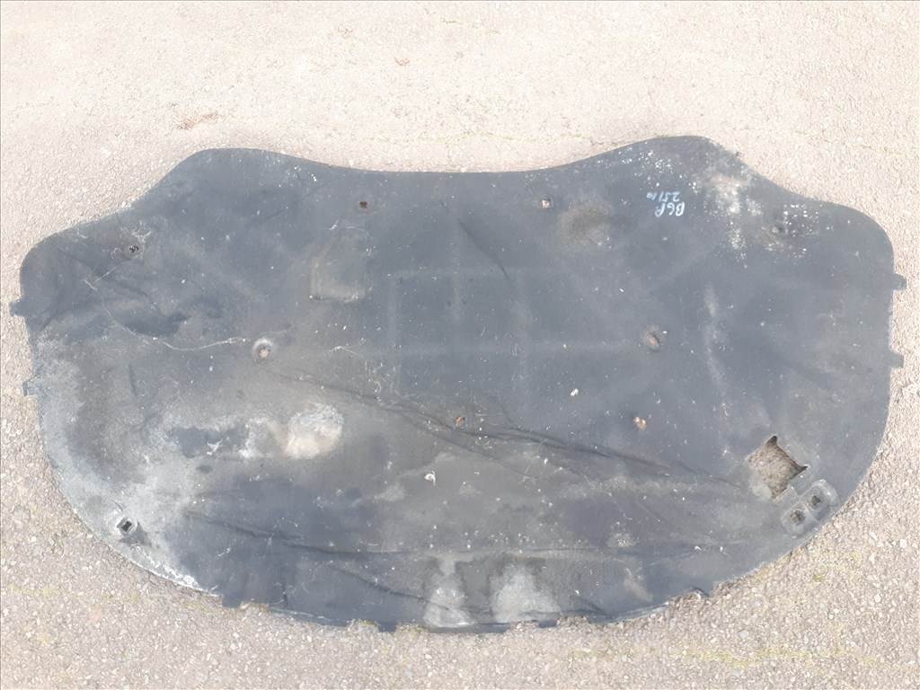 Volkswagen Passat B6 gépháztető szigetelés  3. kép