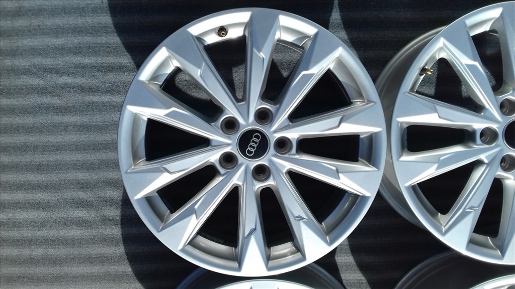  5x112 lyukosztású 7JJ 18" újszerű Audi (gyári felni) alufelni 3. kép