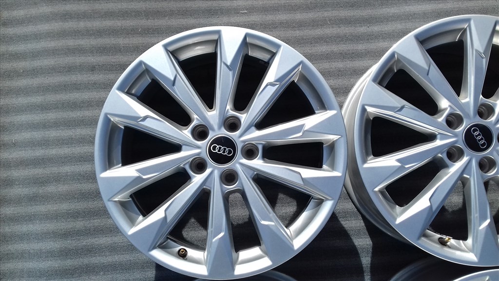  5x112 lyukosztású 7JJ 18" újszerű Audi (gyári felni) alufelni 5. kép