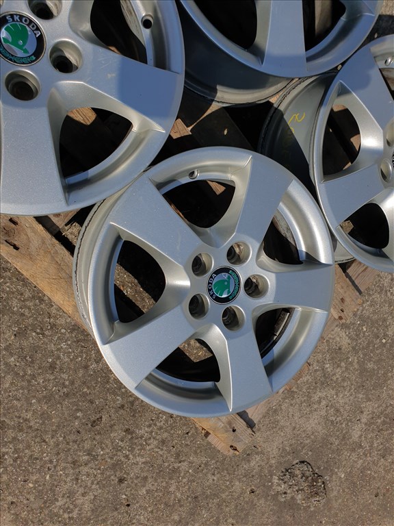 14" 5x100 Skoda Fabia 3. kép
