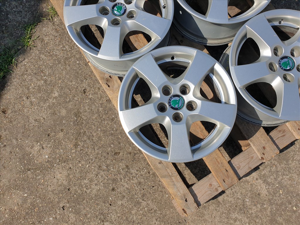 14" 5x100 Skoda Fabia 4. kép