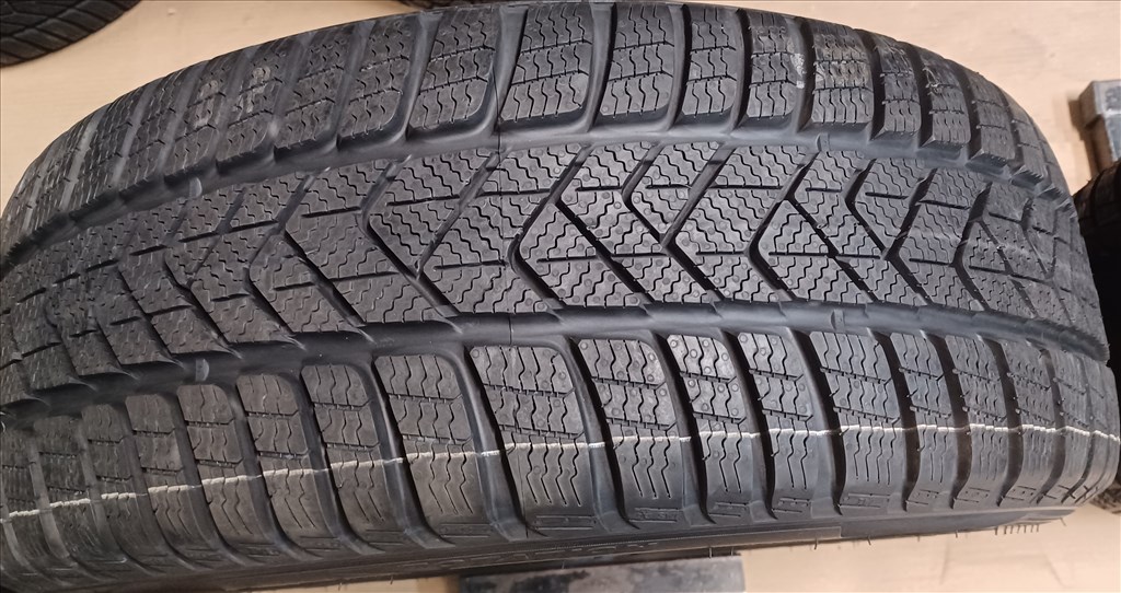 Mercedes A B CLA W177 5x112 7,5x18 225/45 R18 téli gumikkal 4db 8. kép