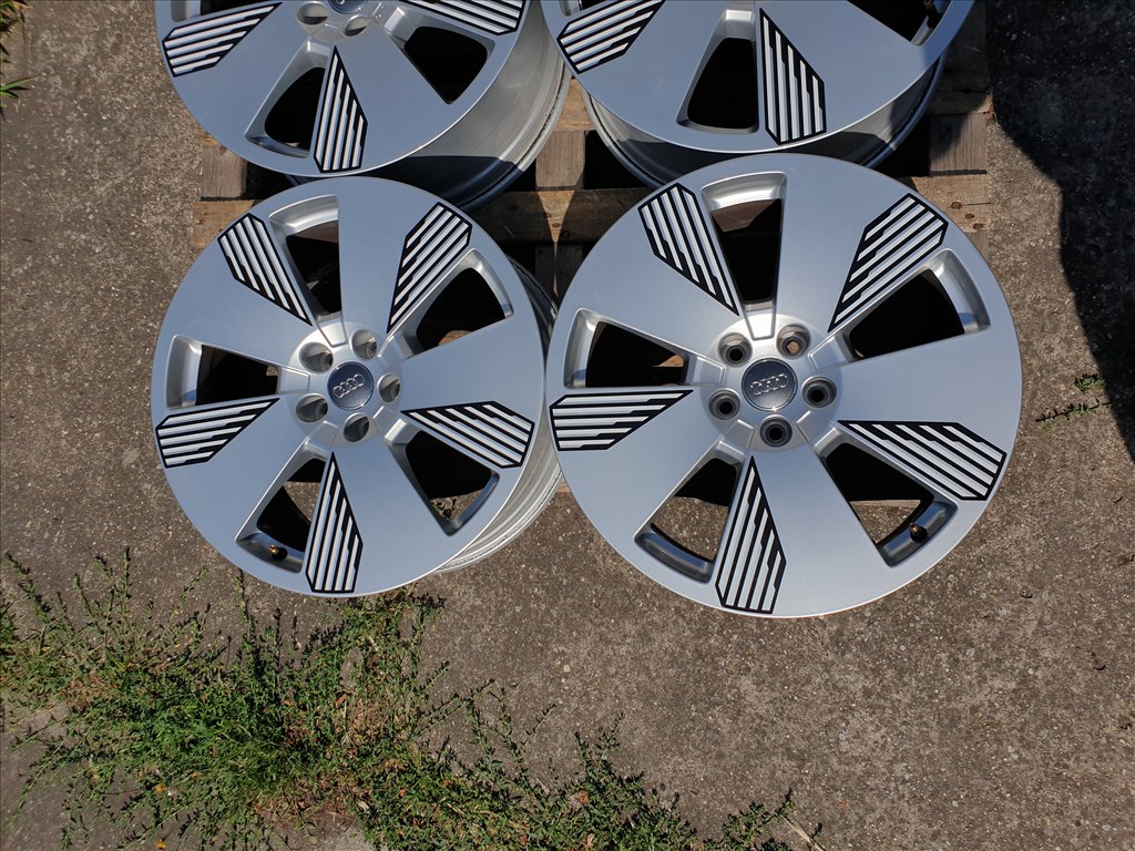 19" 5x112 Audi E-tron 2. kép
