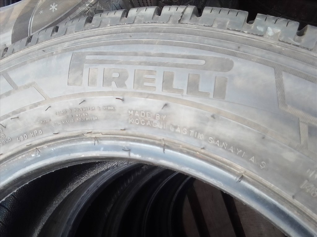  205/6516C Pirelli Carrier winter kisteher téli gumi  4. kép