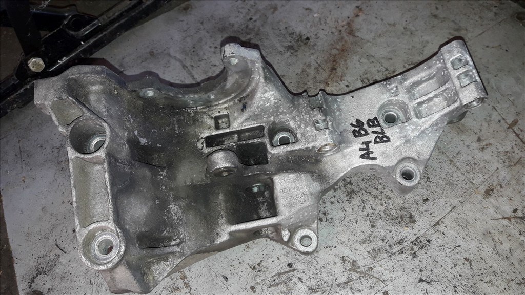 Audi A4 B7 Kormányszervó Szivattyú Tartó Bak 1. kép