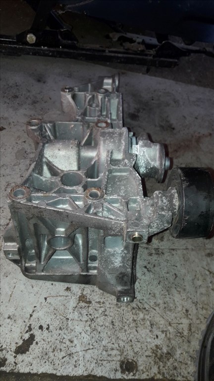 Audi A4 B7 Kormányszervó Szivattyú Tartó Bak 3. kép