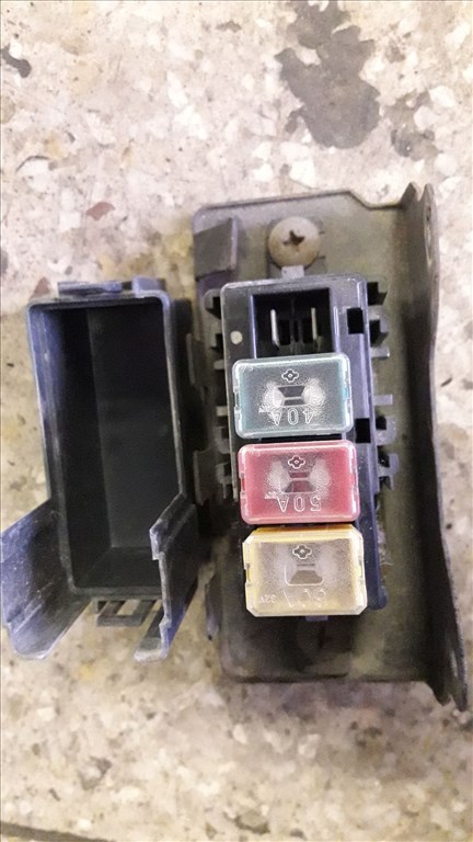 Suzuki Vitara Biztosítéktábla / Relé Tábla 2. kép