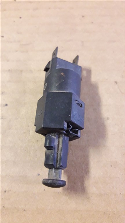 Opel Frontera A Féklámpa Kapcsoló 2. kép