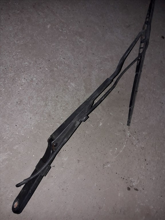 Iveco Daily Jobb Elsõ Ablaktörlõ Kar 1. kép